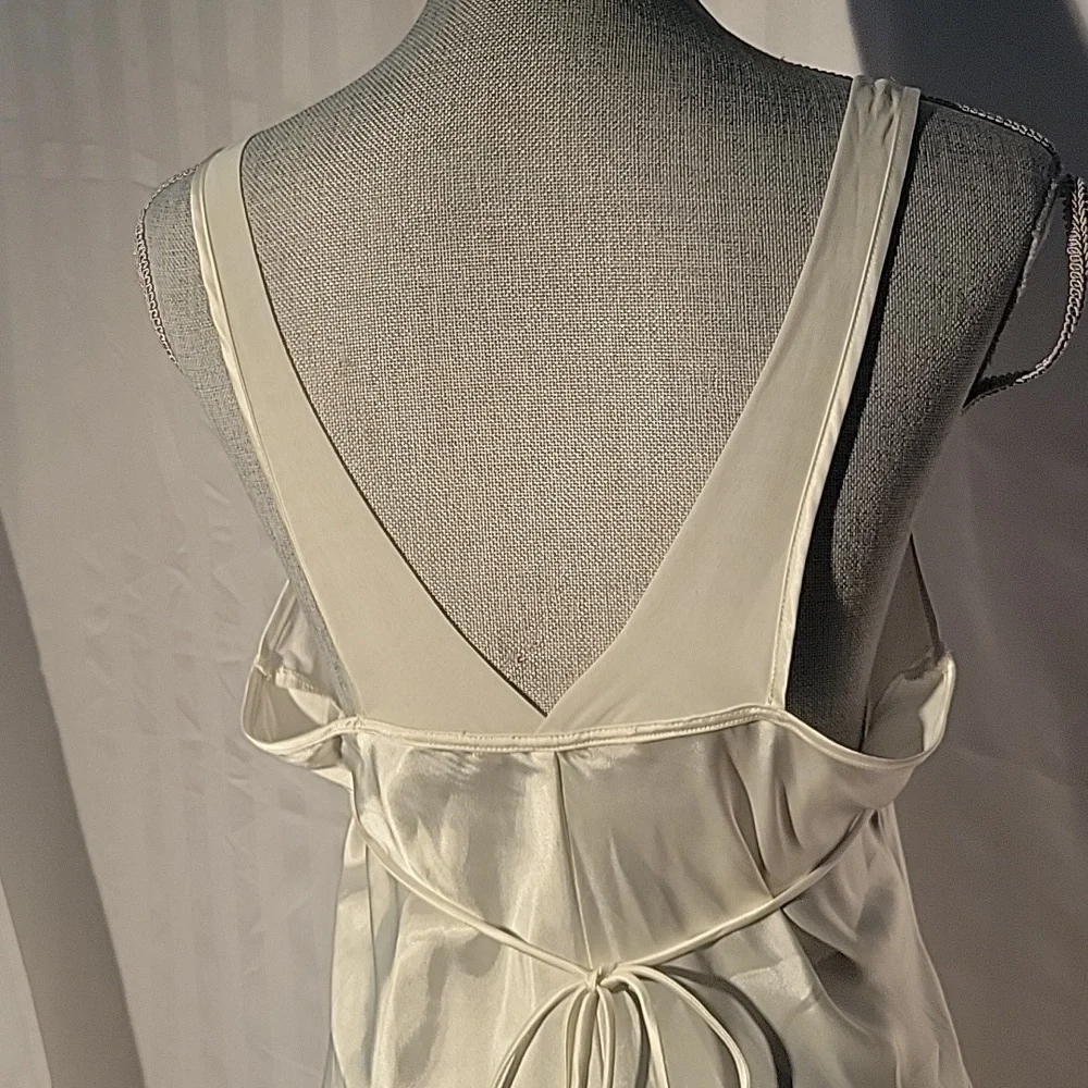 Linea Dontella Woman's White Chemise With Lace & Bottom Sheer Ruffle: Size: L - Picture 6 of 10